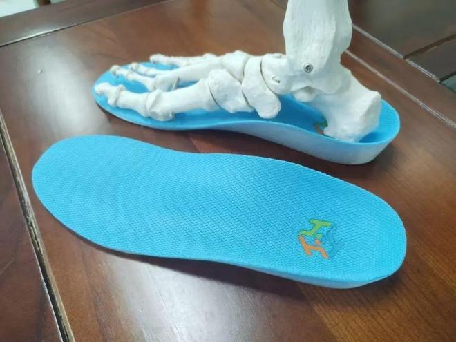 “类肌肉仿生弹性”3D打印矫正鞋垫技术华